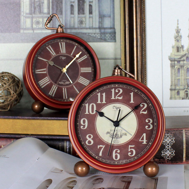 Factory Direct Sales Of New Retro Electronic Alarm Clock Red Creative Clock Ornaments Amazon Best Selling Hot Style Clock