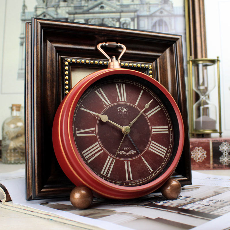 Factory Direct Sales Of New Retro Electronic Alarm Clock Red Creative Clock Ornaments Amazon Best Selling Hot Style Clock